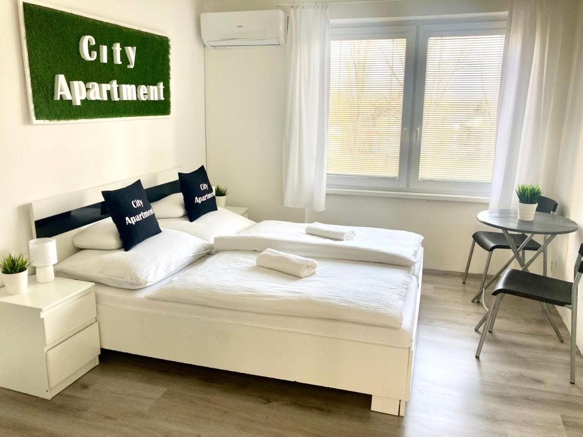 City Apartment Штурово Экстерьер фото