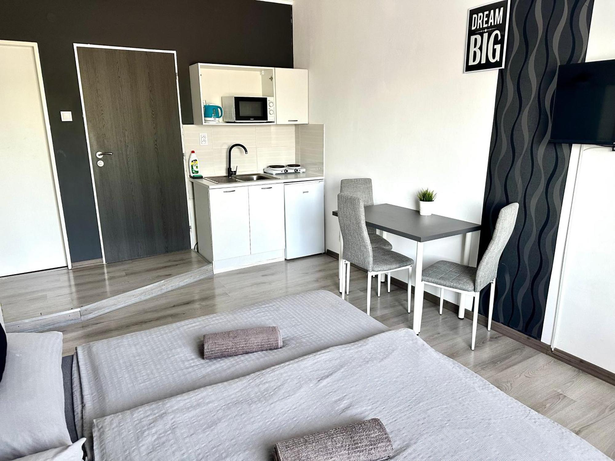 City Apartment Штурово Экстерьер фото