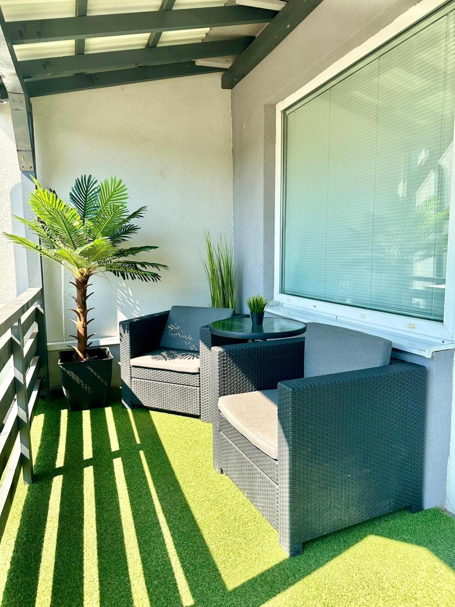 City Apartment Штурово Экстерьер фото