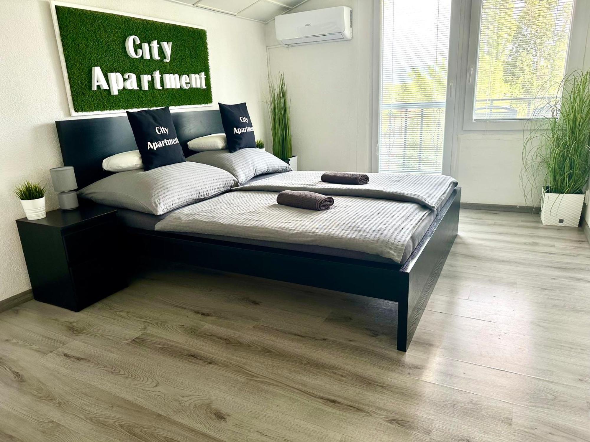 City Apartment Штурово Экстерьер фото